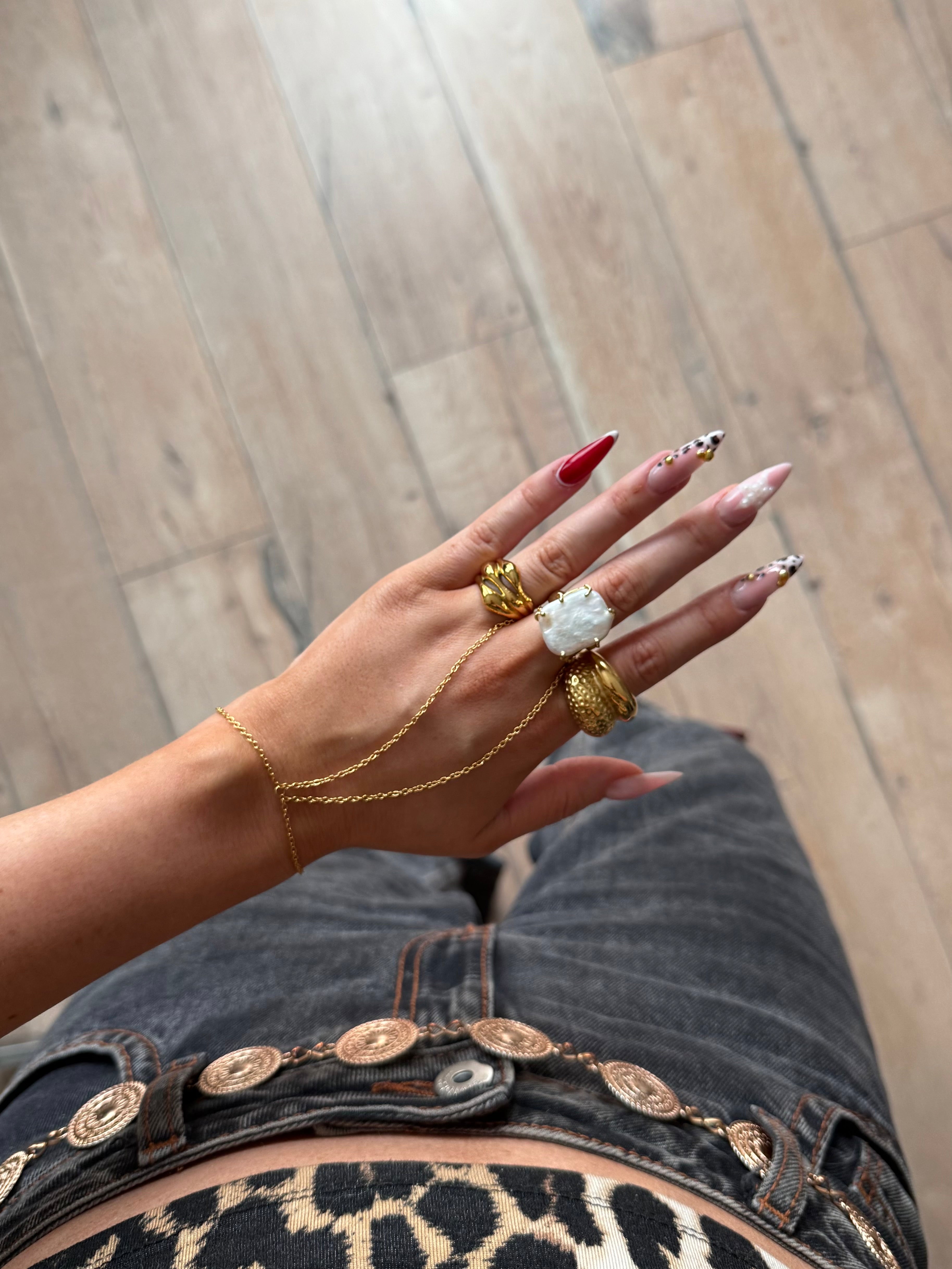 Phoebe ring
