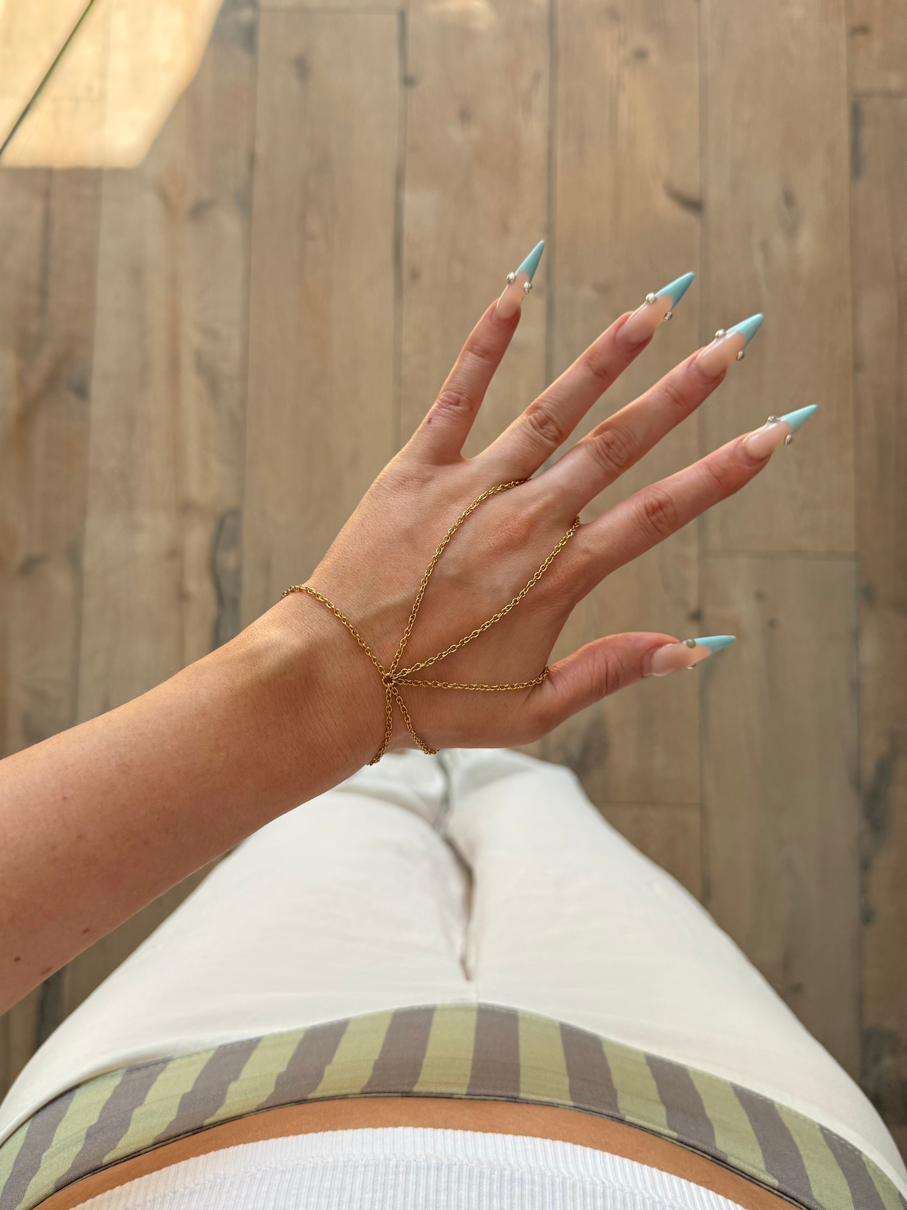 Maeve hand chain