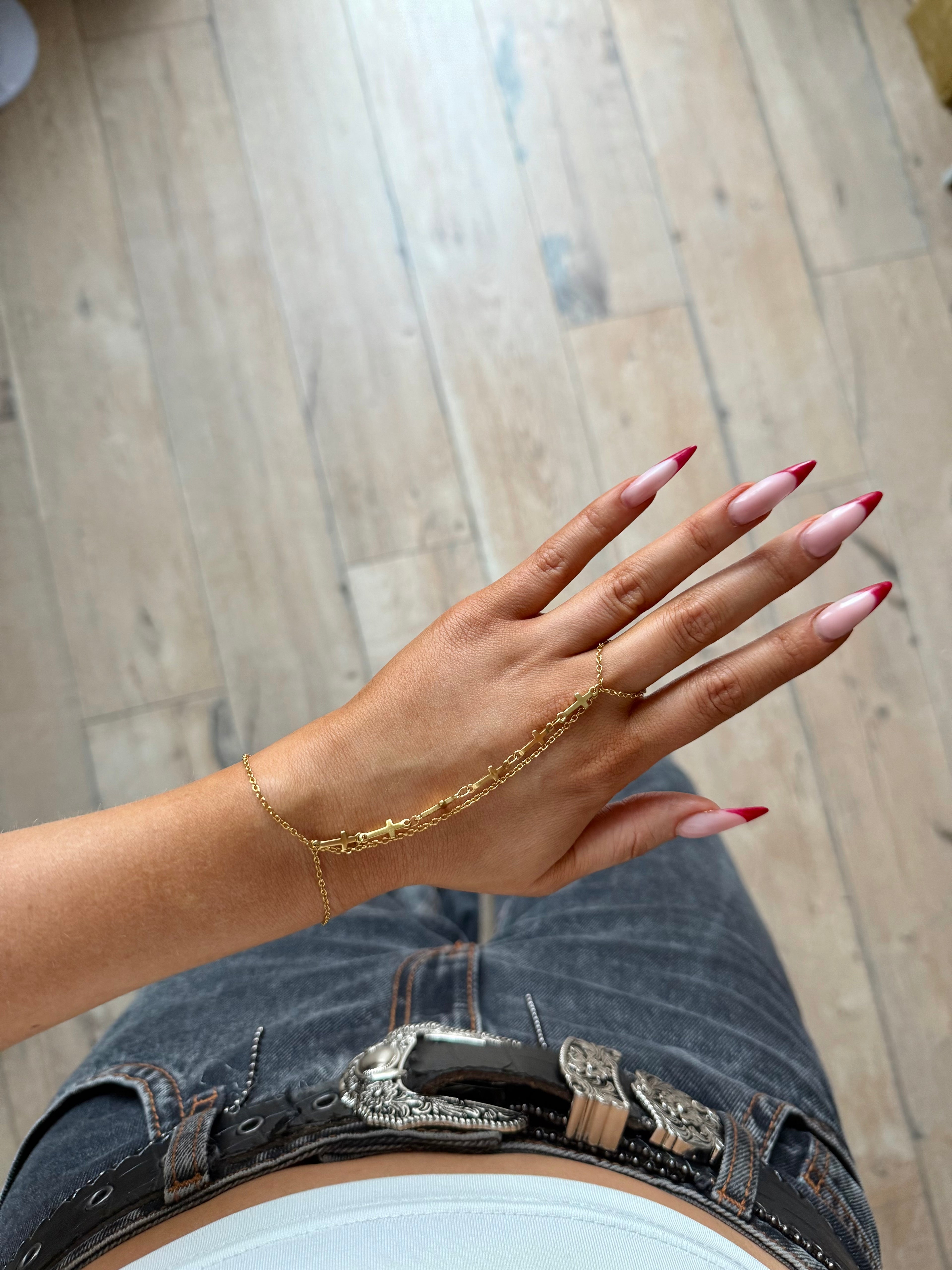 Riley hand chain