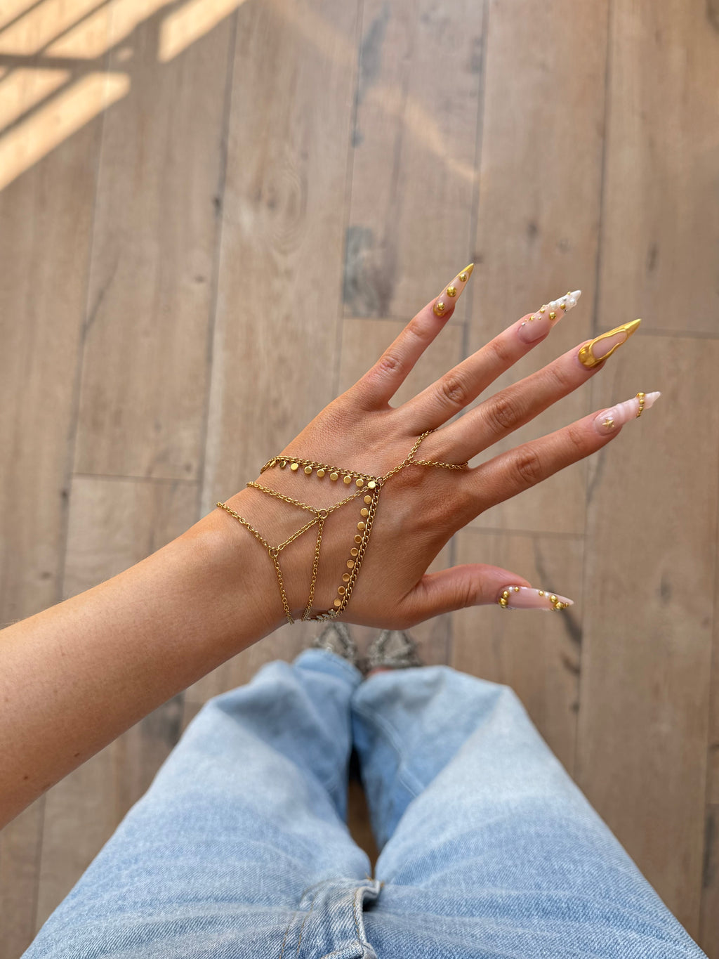 Nola hand chain