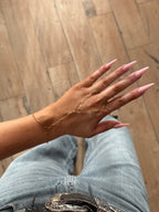 Zelia hand chain